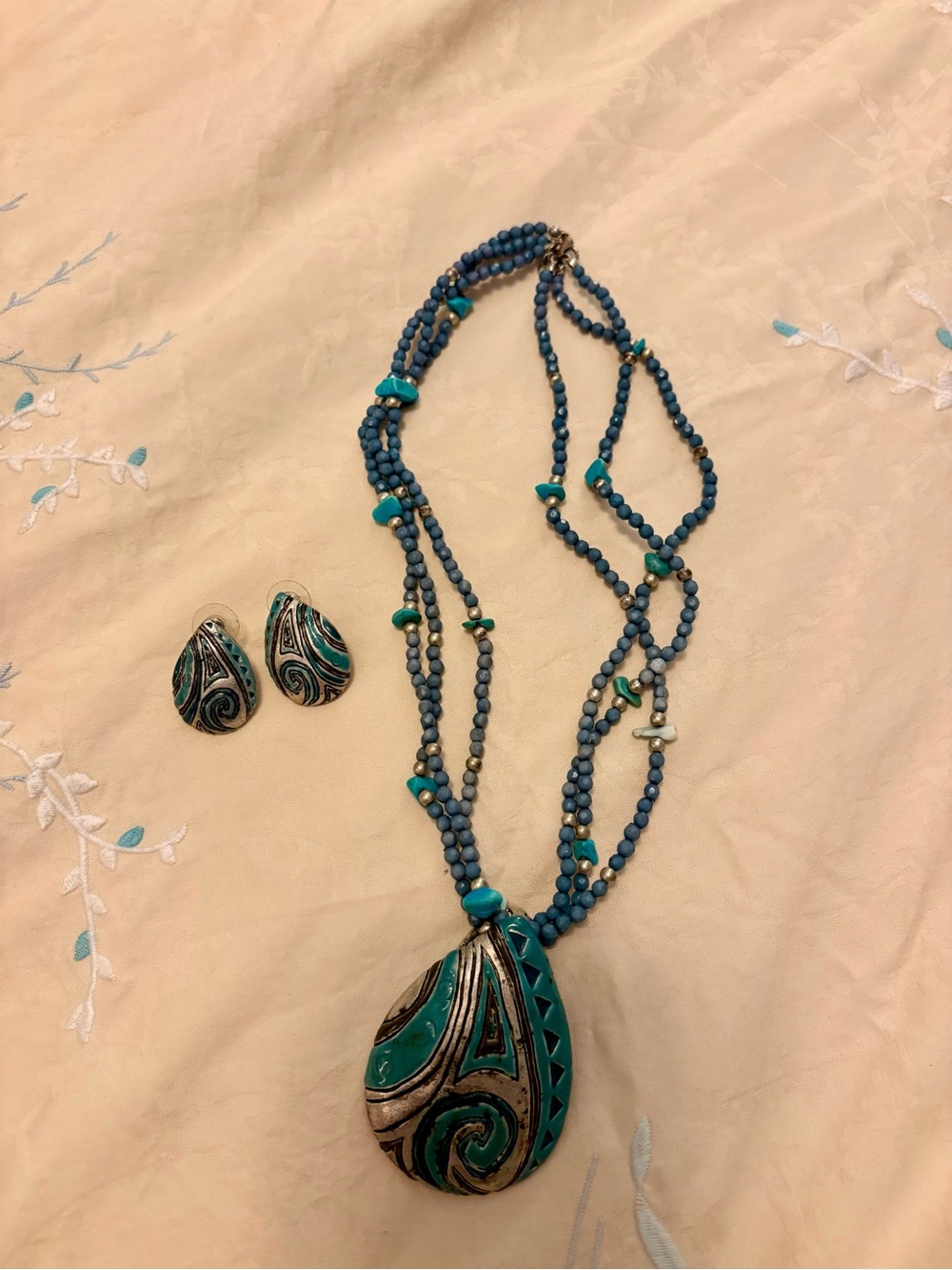 Turquoise and Teal Beaded Pendant Necklace with Matching Earrings